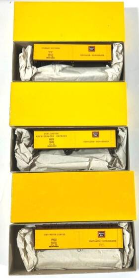 3339 Accurail Ho Scale Burlington 40ftftftft Wood Reefer Kit Set Of 3
