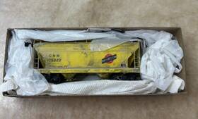 175023 Accurail 680859022011 Ho Scale Chicago And North Western #175023 2-bay Acf Covered Hopper