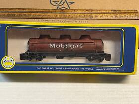 5480d Ahm Ho Scale Mobilgas Three Dome Tank Car Mib