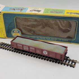357765 Ahm/rivarossi 5531 Ho Scale Gondola With Load Car Pennsylvania Maroon
