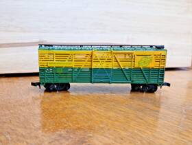 Cnw-14332 Ahm/rivarossi Chicago North Western 40ft Stock Car Cnw 14332 Ho Scale 1/87 Rare Collector