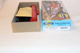 Athearn 01559 Ho Scale Single Dome Tank Car Lion Oil Company Orange #2303 -