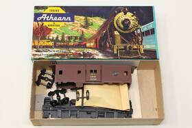 11052 Athearn Ho Blue Box 1289 Bay Window Caboose C&nw Brown Kit