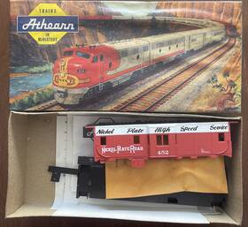 1176 Athearn Vintage Ho Blue Box Bay Window Caboose Kit Nickel Plate Nkp #452 Read