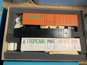 2302 Athearn Se Ho Scale 57 Ft Reefer Tropicana 2 Cars