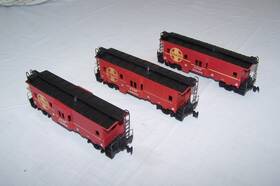 2910h Athearn Three Santa Fe Bay Window Cabooses Ho Scale Blue Box Pristine Cond