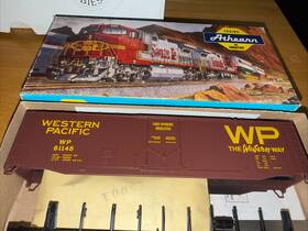61148 Athearn 447-2 Bev-bel/athearn Custom Ho Scale Western Pacific 50ft Plug Door Boxcar #61148 Nos
