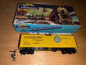 5262 Athearn Ho Scale Kit#5262 Canada Dry 40 Wood Scribed Reefer. Kd S