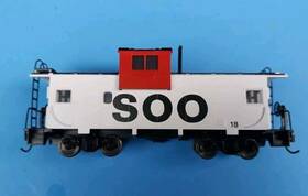 5370 Athearn Ho Scale Kit#5370 Soo Line Wide Vision Caboose #18 Kd S Prebuilt Nos