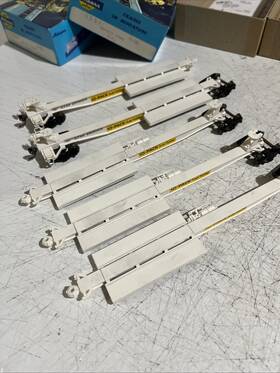 298965 Athearn 5554/5564 5554 And 5564 - 2 Impack Ends 3 Inter Atsf #298965 Assembled With Kadees