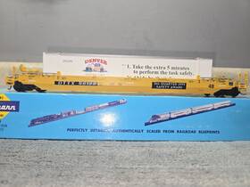 56199 Athearn Ho Scale Container Car Yellow Denver Service Unit