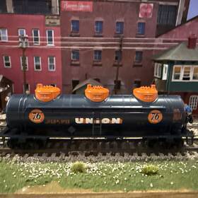 10173 Athearn 7355 Rtr Ho Scale #7355 Triple Dome Tank Car Union Oil #10173 Nib