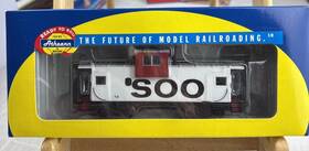 75213 Athearn Ho Scale Wide Vision Caboose Soo # 10 Nib