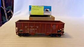 834295 Athearn Ho Scale 2 Bay Hopper New York Central Brown #834295 Built