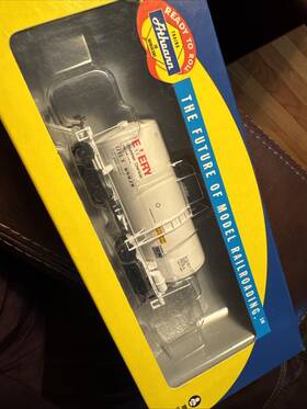 89120 Athearn Ho Scale Utlx Emery Uncommon Chemicals Beer Can Tank Car Nos