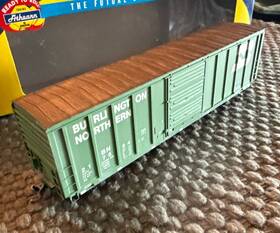 92881 Athearn Rtr Ho Scale #92881 Weathered 50 Ps Box Car Bn Preowned