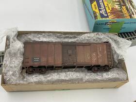 932-3588 Athearn Ho Professionally Weathered Azer Xburlington 40 Boxcar