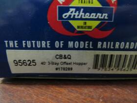 170289 Athearn 95625 Ho Scale #95625 Cb And Q 40ft Offset 3-bay Hopper With Load - Nib 170289 Athearn 95625 Ho Scale #95625 Cb And Q 40ft Offset 3-bay Hopper With Load - Nib