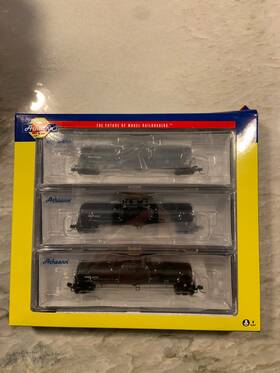 Ath24399 Athearn N 30000 Gallon Ethanol Tank Cars Dodx