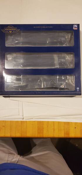 Athg25655 Athearn Genesis Union Tank Car Co Utc 33k Lpg Inch Flat Panel 3 Pack