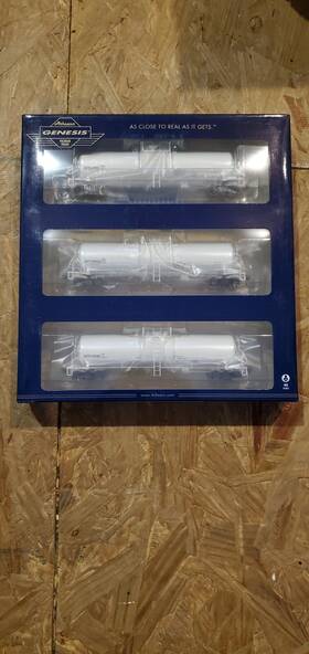 Athg40172 Athearn Genesis Gatx / White Gatc 20k Tank Car 3 Pack