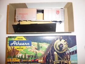 10111 Athearn Branchline Ho Scale 40foot Box Car Kit Canadian Pacific With Ez Mate Cplr