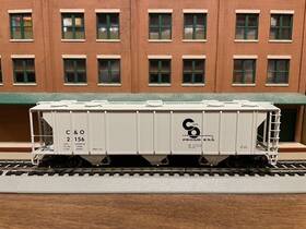 93708 Athearn Ho Chesapeake And Ohio Ps 2893 3-bay Covered Hopper #2156 In 93708 Athearn Ho Chesapeake And Ohio Ps 2893 3-bay Covered Hopper #2156 In