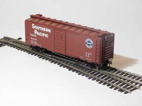 Ath7619 Athearn Ready To Roll 40ft Box Car Superior Door Southern Pacific 62445