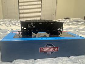 Rnd70921 Athearn Ho Roundhouse 34 2 Bay Hopper Lehigh Valley #15037 Mint Rtr Rnd70921 Athearn Ho Roundhouse 34 2 Bay Hopper Lehigh Valley #15037 Mint Rtr