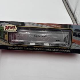 1460-1 Atlas Ho Scale Farmland 3 Bay Centerflow Hopper Car #593 In Box