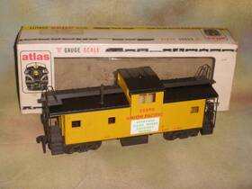 25590 Atlas O Gauge Union Pacific Extended Vision Caboose #25590