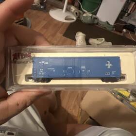 31011 Atlas N Scale Boston And Maine Evans D.p.d. Boxcar Rd #105 Item #31011