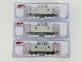 50002578 Atlas N Scale Undecorated Cupola Caboose 3-pack