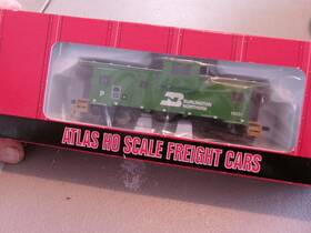 10531 Atlas 732573019010 Bn 1901-1 Ho Scale Burlington Northern Extended Wide Vision Caboose #10531