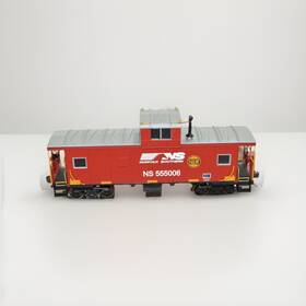 20005028 Atlas 843069120490 Ho Norfolk Southern N&w Heritage Logo Cupola Caboose #555006