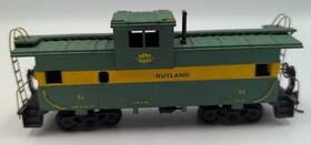20005018 Atlas C-1951 Ho Scale Rutland Extended Vision Caboose #51 Green/yellow Ln
