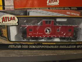 1301-2 Atlas Ho 1301-4 Standard Cupola Caboose Great Northern #x72 Nib