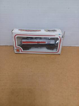 Bachmann 022899701004 Ho Scale Exxon 42ft 3-dome Tank Car #70100 Read Description
