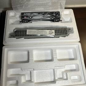 14-17895-012 Bachmann Hawthorne Village Oakland Raiders Going Long Box Car With Tracks New In
