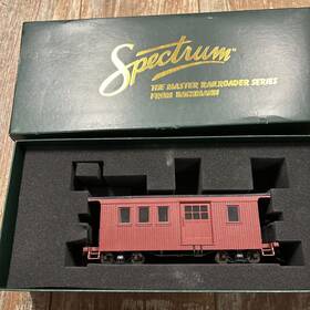26797 Bachmann Spectrum Side Door Wood Caboose Unlettered Oxide Brown On30 Scale
