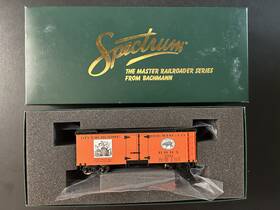 27465 Bachmann On30 Spectrum Billboard Reefer River Horse Brewing Freight Car