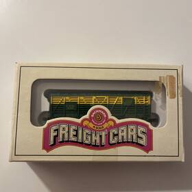 53-1015-31 Bachmann N Scale Freight Cars Wood Stock Car Chicago And Northwestern