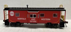 557592 Bachmann 73208 #73208 Caboose N&w Ho Scale Norfolk And Western Bay Window New