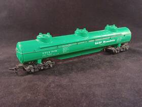 79179 Bachmann Ho Scale Basf Wyandotte Utlx Green Triple Dome Tanker Train Car