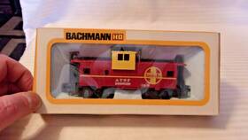 999623 Bachmann Ho Scale 35ft Wide Vision Caboose Santa Fe Atsf #999623 Red Bnos