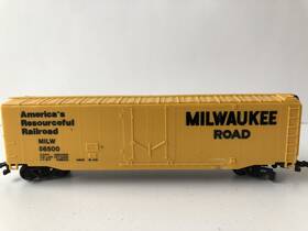 Milw-56500 Bachmann Milwaukee Road 50ft Plug Door Freight Train Box Car Milw 56500