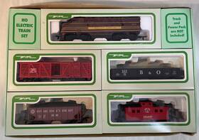 L-4151 Bev-bel Ho Boston And Main 5 Piece Train Set Loco Caboose 3 Freights New