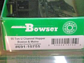 10755 Bowser Ho Boston And Maine 55 Ton U Channel Twin Hopper. New In Sealed Box