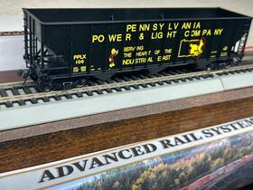 40646 Bowser Reddy Kilowatt -penn Power And Light 100t 3 Bay Coal Hopper Ho Scale Gold Line New