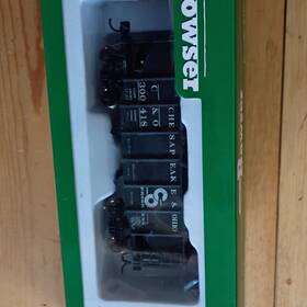 300418 Bowser 42258 55 Ton Fishbelly Hopper Ho Chesapeake And Ohio C&o #300418 Freight Car 300418 Bowser 42258 55 Ton Fishbelly Hopper Ho Chesapeake And Ohio C&o #300418 Freight Car